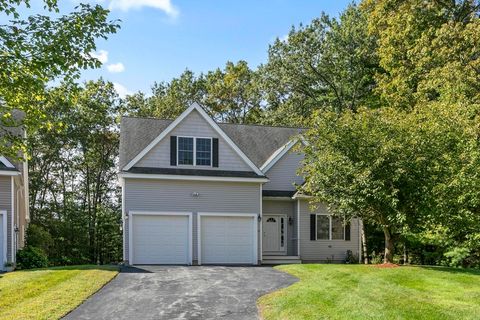 10 Dickens Ln Tyngsborough MA 01879