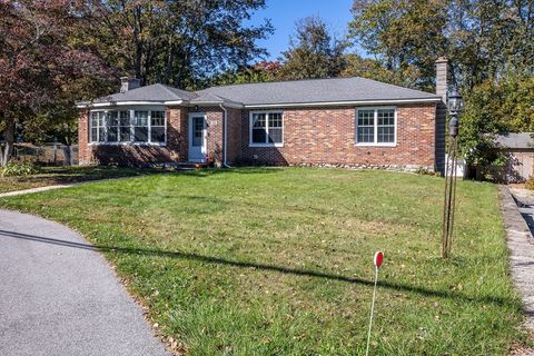 220 W Main St Dudley MA 01571