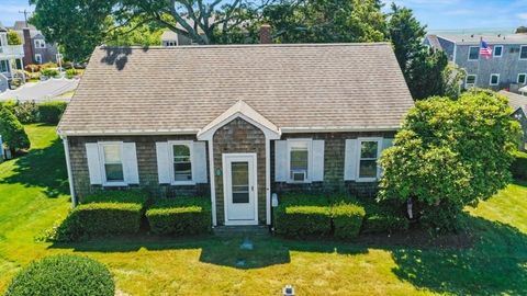 5 Massasoit Street Falmouth MA 02536