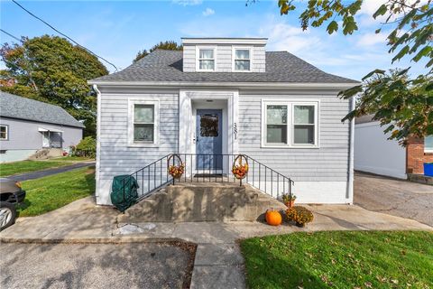 381 Maple Avenue 379 Barrington RI 02806