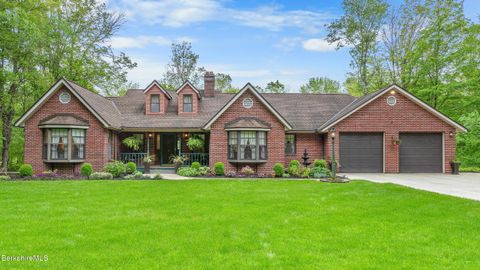 5 Victoria Ln Lanesborough MA 01237