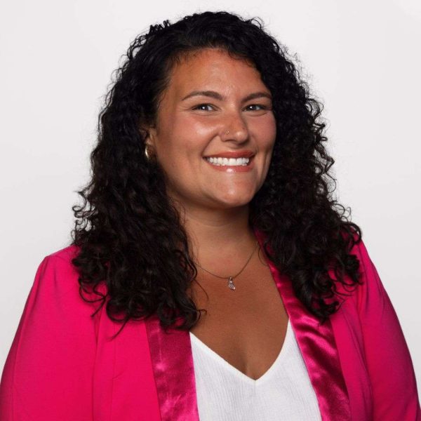 Amanda Veseskis headshot 0825