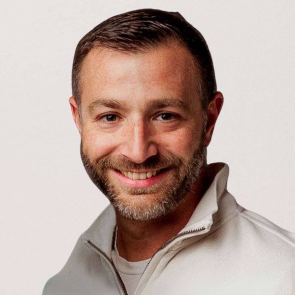 billy tolios headshot