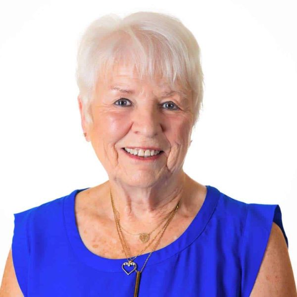 Donna Ainsworth headshot