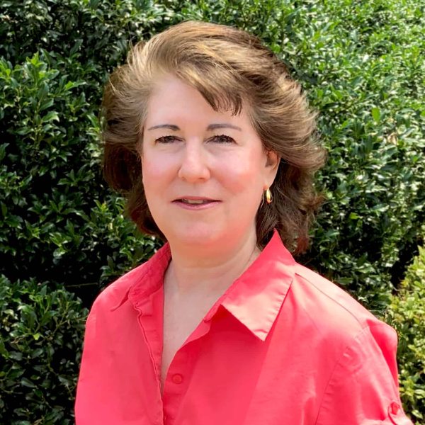 Elaine-Cahill-SQ-headshot