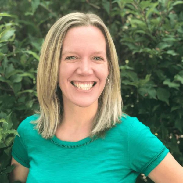 Julie Lavoie Headshot