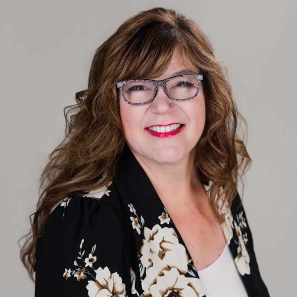 Kelly Holmes Headshot 1024