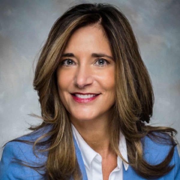 Linda perry, realtor, headshot