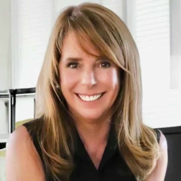 Lisa Farnworth, realtor, headshot