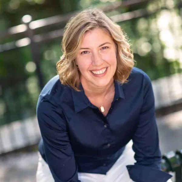 Liz Ruccio headshot 1124