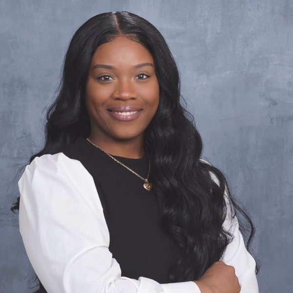 Nathaly Santana, realtor, headshot