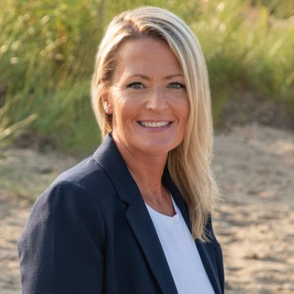 Patty Hunter Headshot