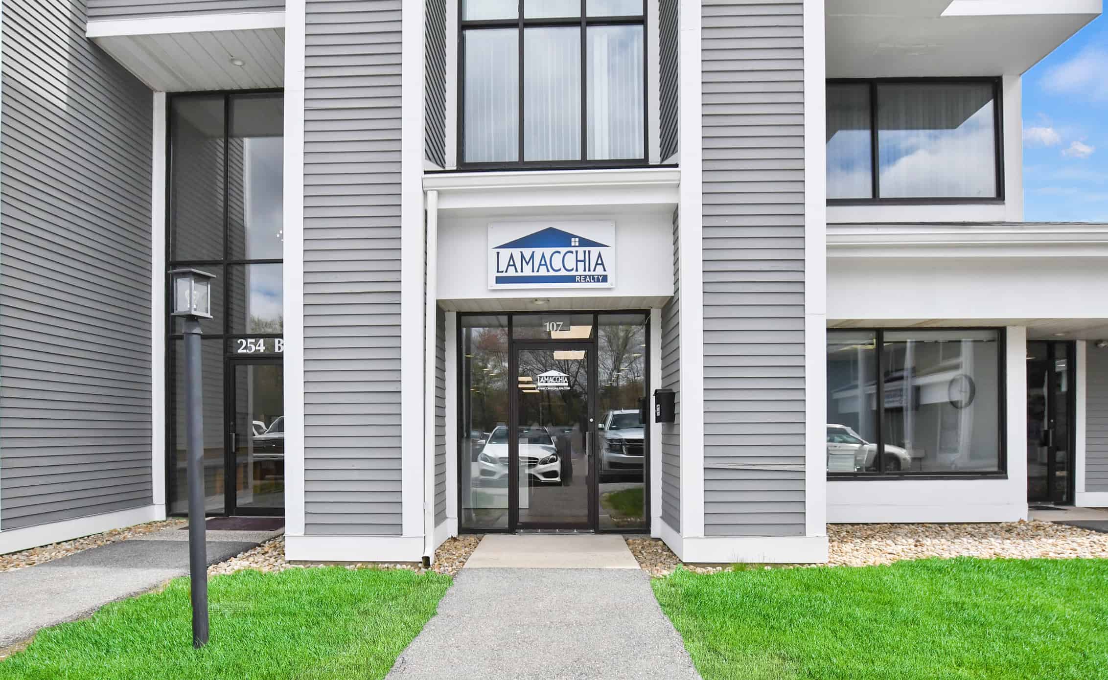 Lamacchia Realty Salem nh office, exterior front photo