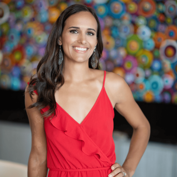 Alison Avayu Headshot SQ 1122