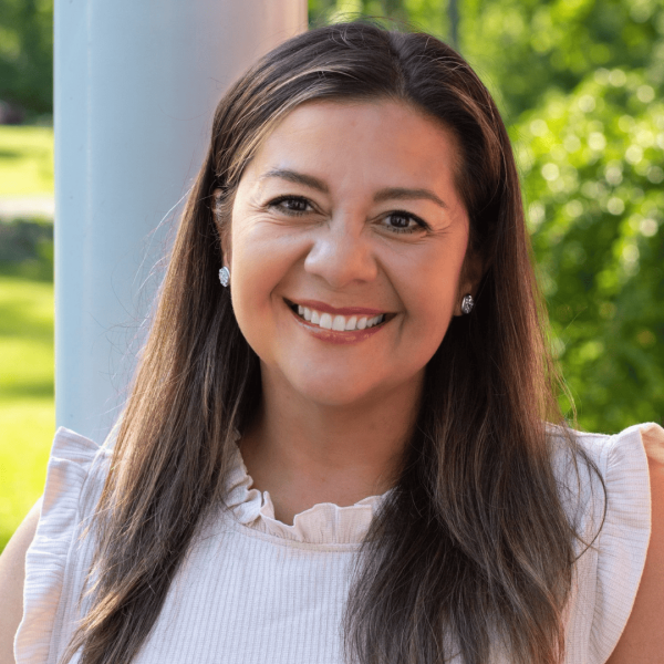 Mahi Kouvlis Headshot SQ 0822